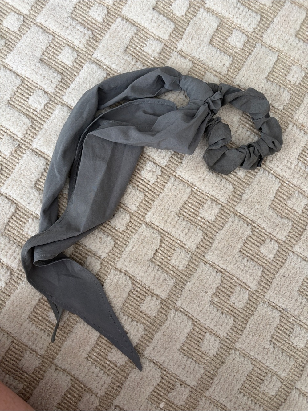 Lululemon Uplifting Flow Hair Scrunchie olive green